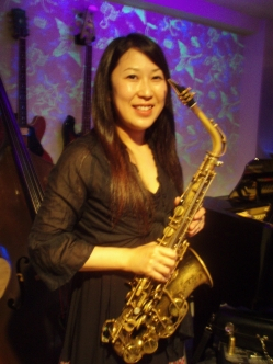 登根陽子SAXライブ