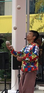 大道芸人　どすこい安部　