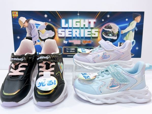 HAWKINSキッズ♡光る！！LEDスニーカー♡