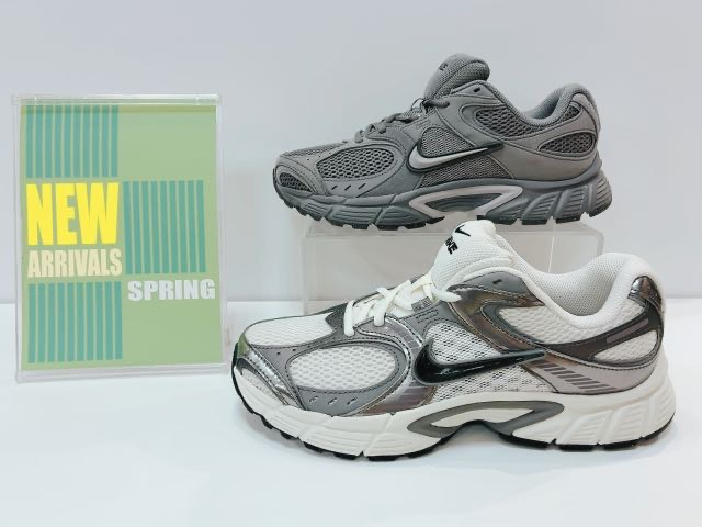 NIKE☆新作スニーカー【V5 RNR】メンズモデル